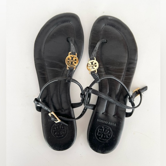 Tory Burch Shoes - Tory Burch Emmy T-Strap Leather Sandals in Black with Gold Logo, size 6M